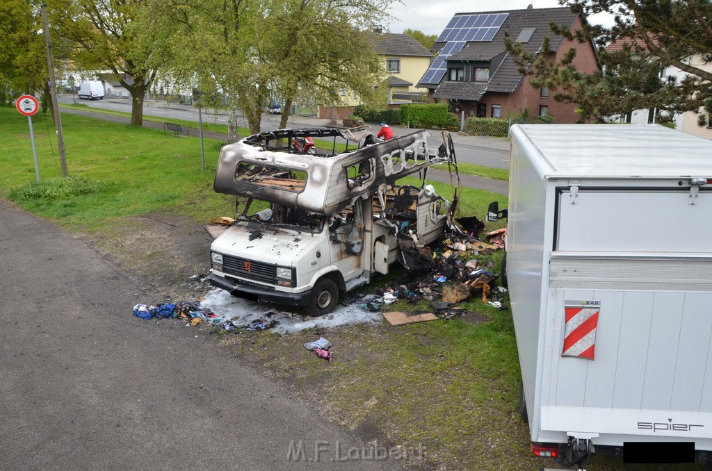 Wohnmobil ausgebrannt Koeln Porz Linder Mauspfad P119.JPG - Miklos Laubert